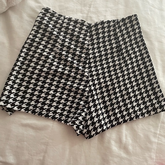 Skort - Picture 2 of 2